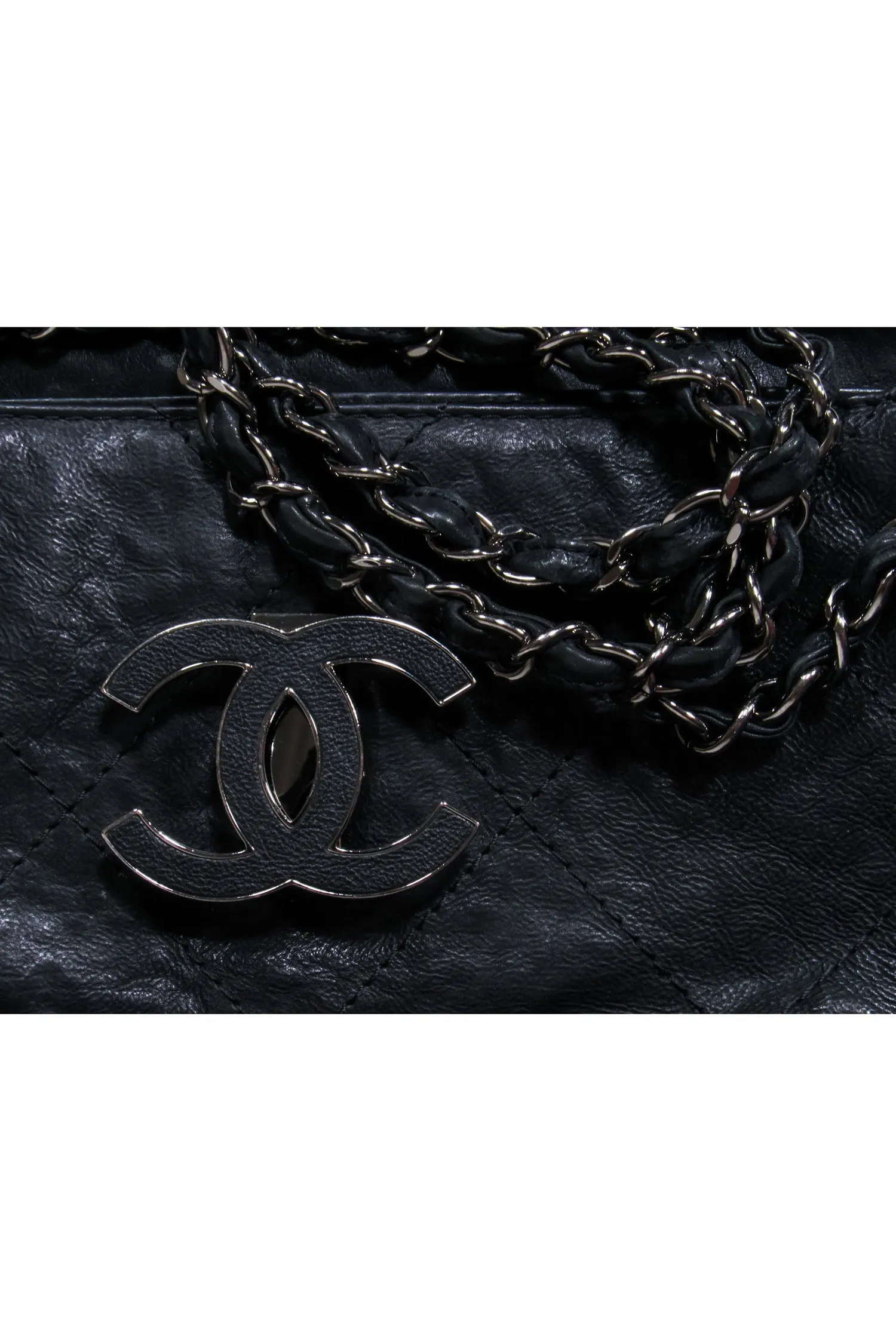 Chanel - Hamptons Accordion Flap Quilted Calfskin Shoulder Bag