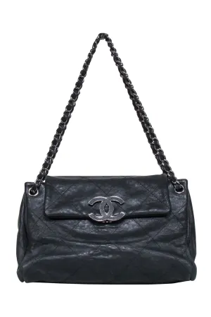 Chanel - Hamptons Accordion Flap Quilted Calfskin Shoulder Bag