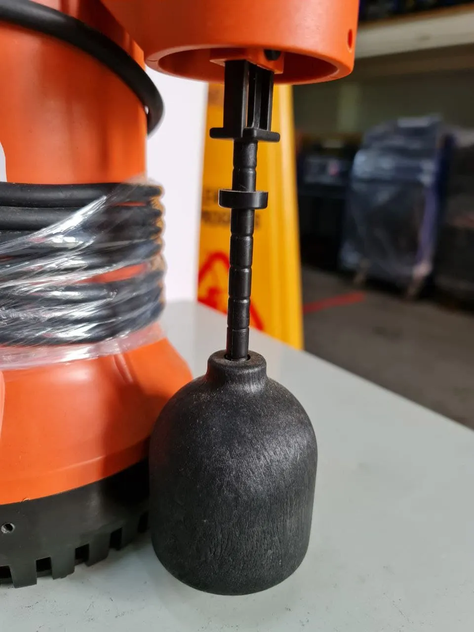 Mepcato 1" 120W 130L/min Plastic Submersible Pump with Adjustable Float Switch (Auto) | Model : WP-HOME-12A