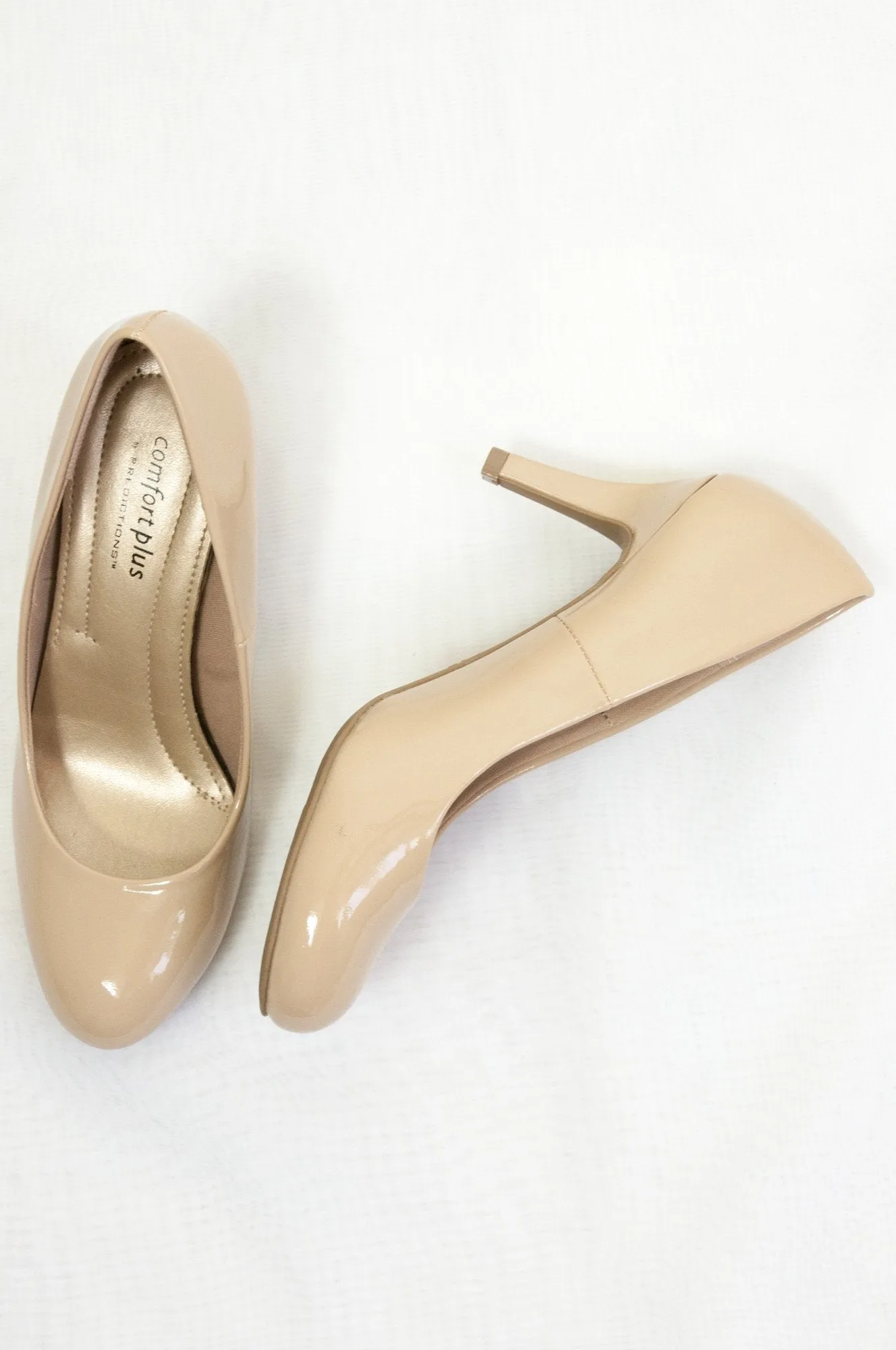 Nude high heels glossy pumps